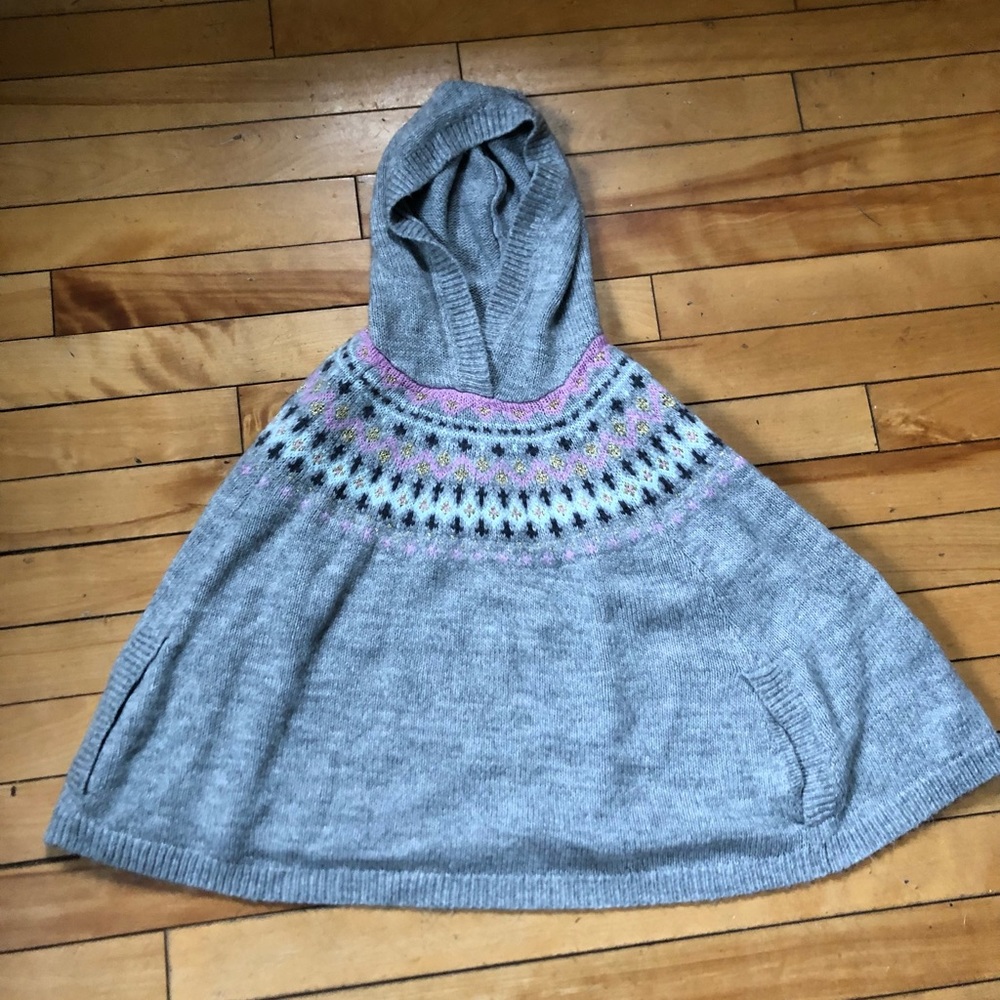 Hooded cape
